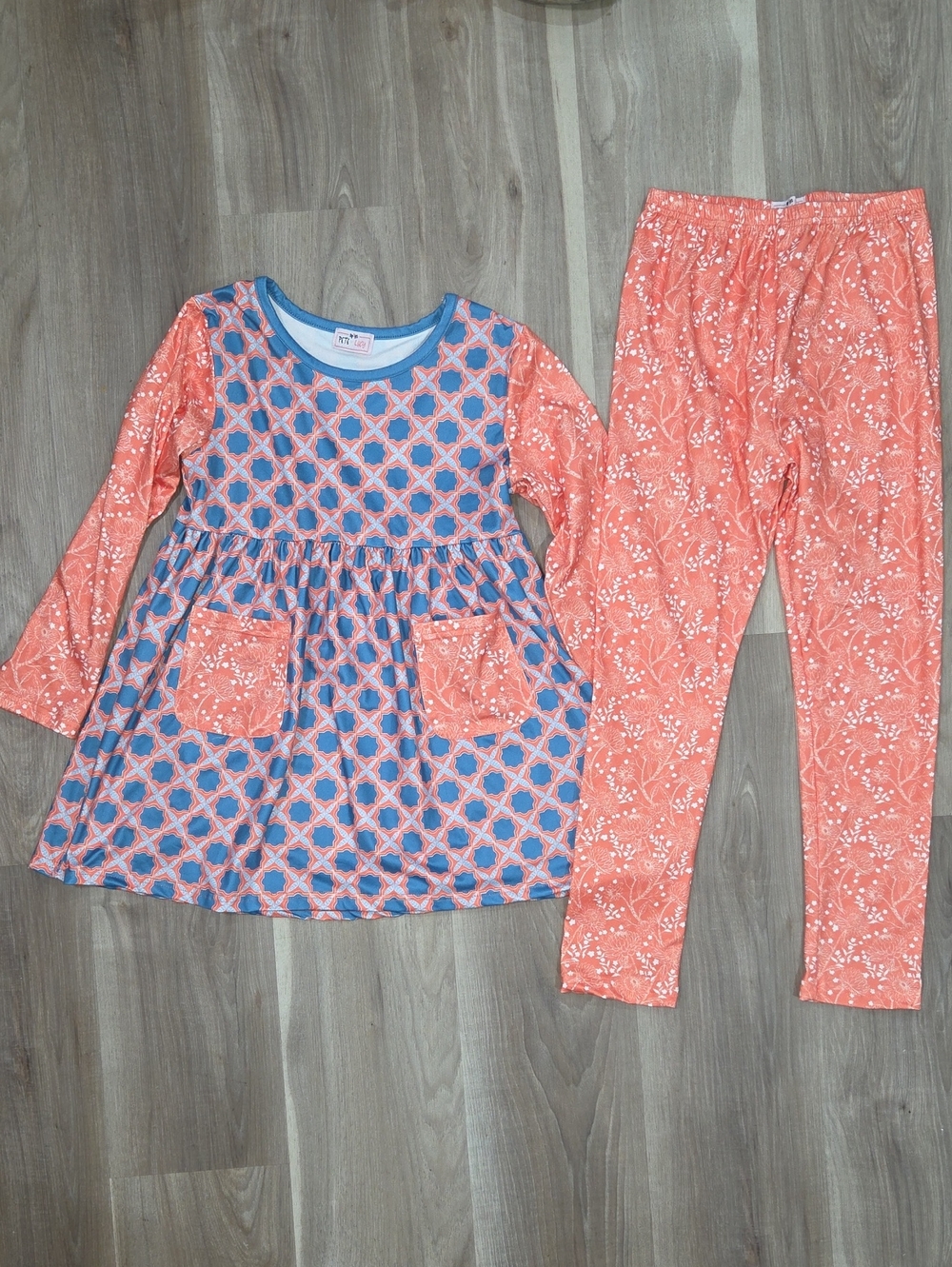 •Pete + Lucy• Little Girls Geometric Floral Designed Matching Set